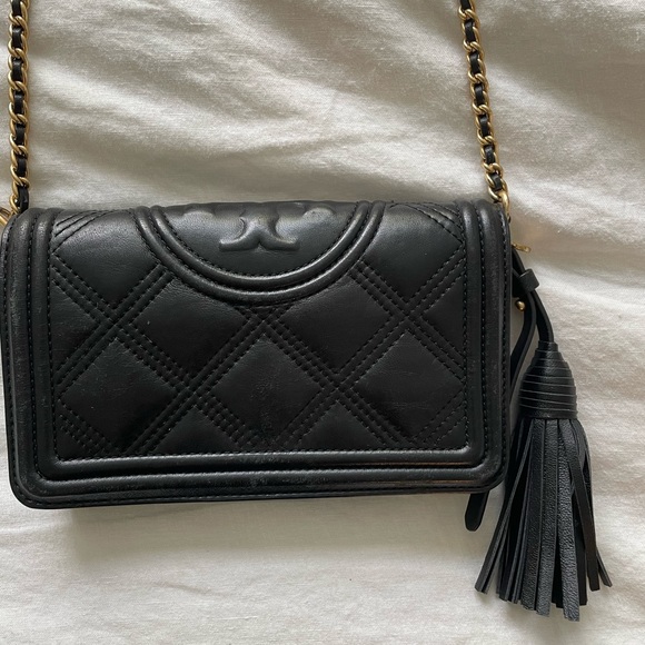 Tory Burch Handbags - Tory Burch Fleming Crossbody Bag